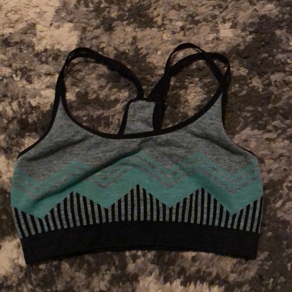 Gap Fit blended fabric sports bra